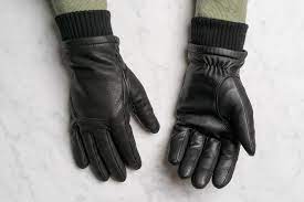 Facing Winter Trends in Stylish Leather Gloves
